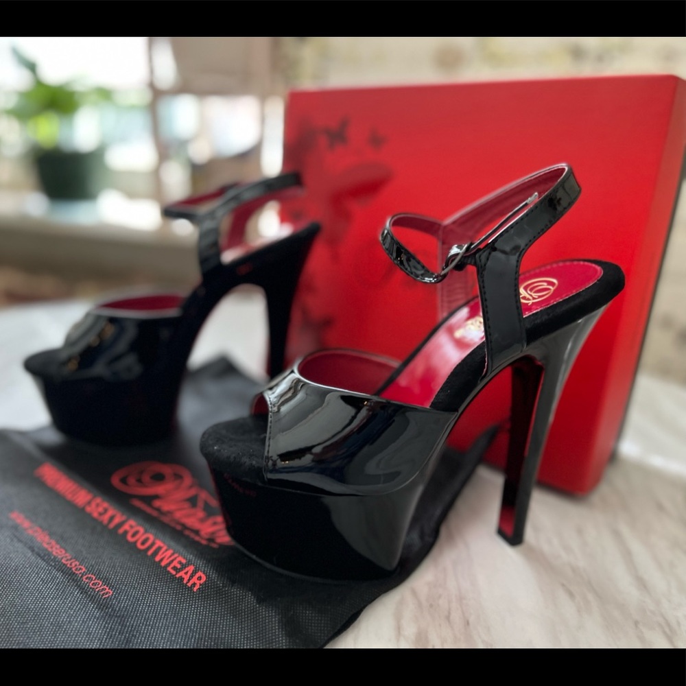 Sexy Pleaser Aspire 609-TT Black Patent and Red Chrome Platform heels